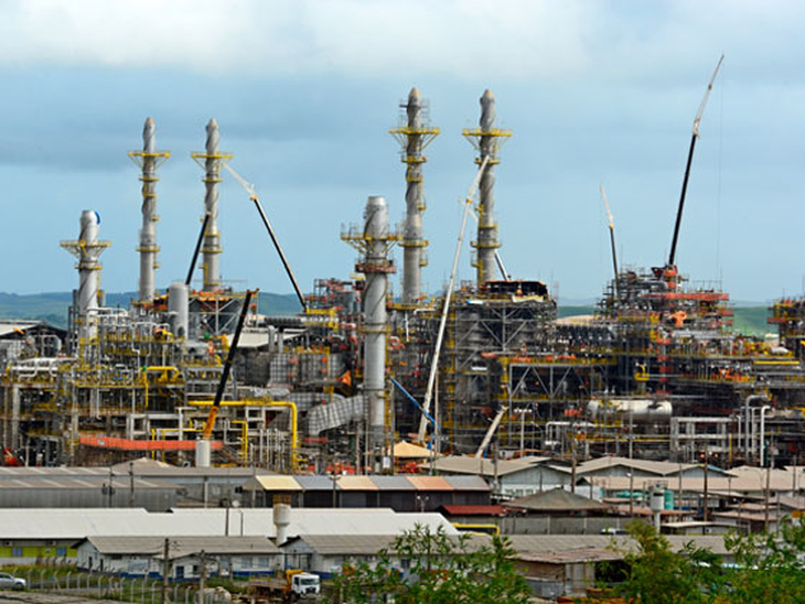 Petrobras conclui o primeiro carregamento de nafta petroquímica da Rnest