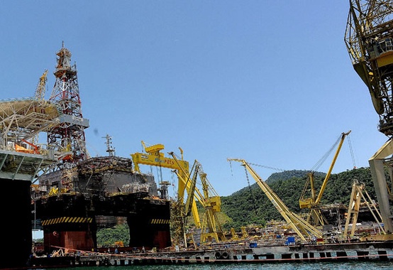 Navio-plataforma Cidade de Itaguaí chega ao Brasil para integração de módulos Navio-plataforma Cidade de Itaguaí chega ao Brasil para integração de módulos