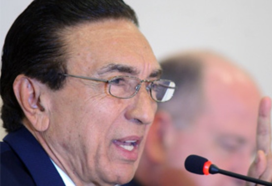 Edison Lobão afirma que licitações do pré-sal devem ocorrer no primeiro semestre Edison Lobão afirma que licitações do pré-sal devem ocorrer no primeiro semestre