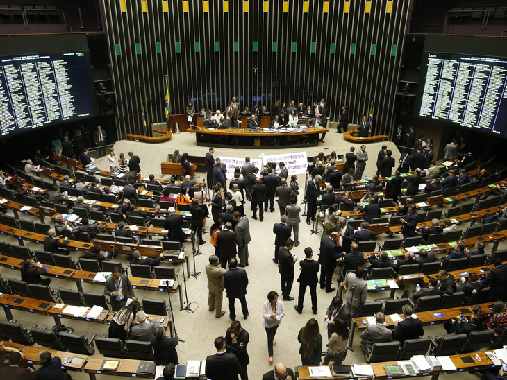 Em sessão extraordinária marcada para hoje (03/10), Câmara retoma votação que muda regra no pré-sal