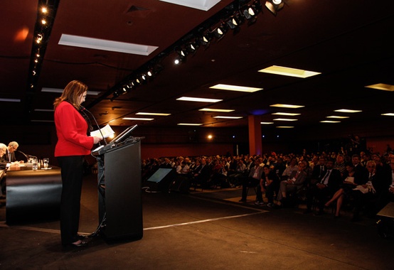 Graça Foster encerra evento cobrando pontualidade de fornecedores Graça Foster encerra evento cobrando pontualidade de fornecedores