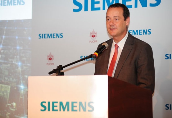CEO da Siemens enfatiza papel da indústria como vetor de crescimento em congresso da Abimaq CEO da Siemens enfatiza papel da indústria como vetor de crescimento em congresso da Abimaq