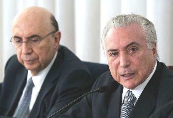 De acordo com Meirelles, o Brasil está crescendo, e a recessão já terminou De acordo com Meirelles, o Brasil está crescendo, e a recessão já terminou