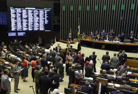 Autorizada venda direta do óleo do pré-sal na Câmara Autorizada venda direta do óleo do pré-sal na Câmara
