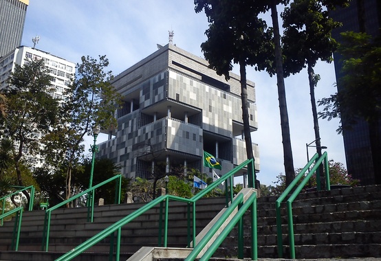 Balanço: lucro líquido de R$ 4,8 bi no primeiro semestre Balanço: lucro líquido de R$ 4,8 bi no primeiro semestre