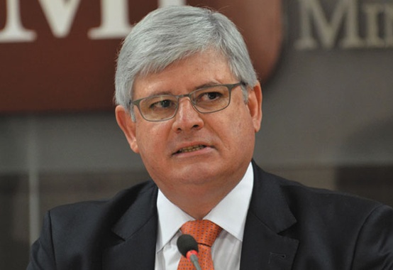 PGR envia lista com os nomes dos envolvidos na Operação Lava-Jato PGR envia lista com os nomes dos envolvidos na Operação Lava-Jato