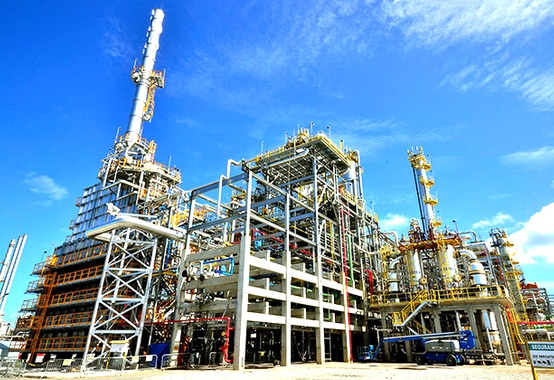 Indústria química pede acordo de longo prazo sobre fornecimento de nafta Indústria química pede acordo de longo prazo sobre fornecimento de nafta