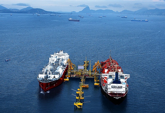 Petrobras compra 1ª carga de GNL de Angola