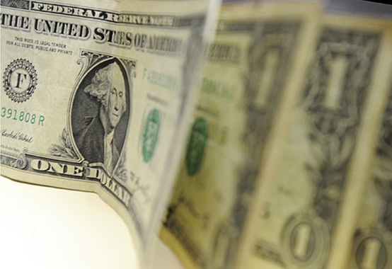 Com alta do dólar, BC vende hoje até US$ 3 bi para tentar conter alta da moeda Com alta do dólar, BC vende hoje até US$ 3 bi para tentar conter alta da moeda