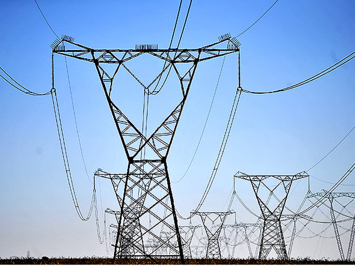 Governo quer fazer "pente fino" no sistema de transmissão de energia