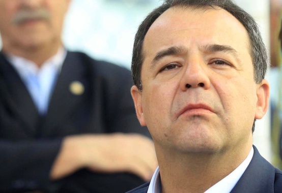 Sérgio Cabral é preso na Operação Calicute em sua residência no Leblon por desvio de mais de R$ 220 mi Sérgio Cabral é preso na Operação Calicute em sua residência no Leblon por desvio de mais de R$ 220 mi