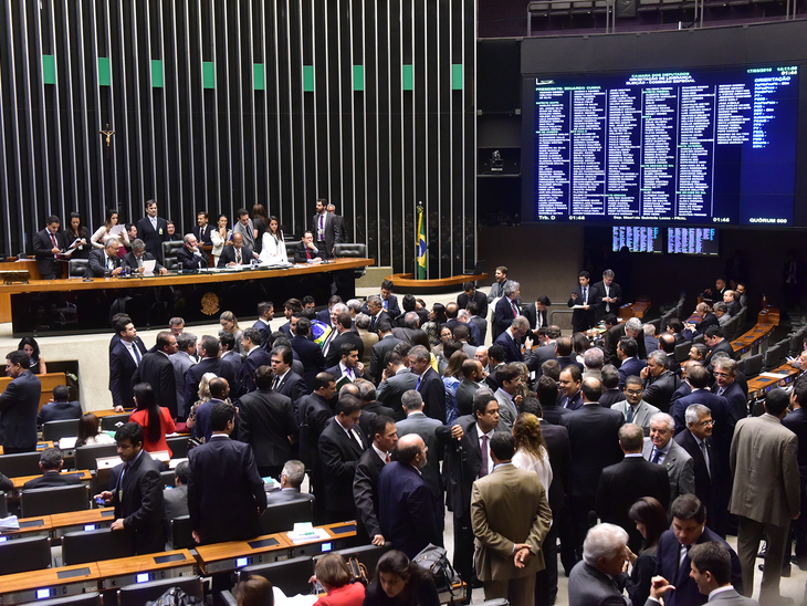 Fica para terça, dia 5 votação do parecer sobre exclusividade da Petrobras 