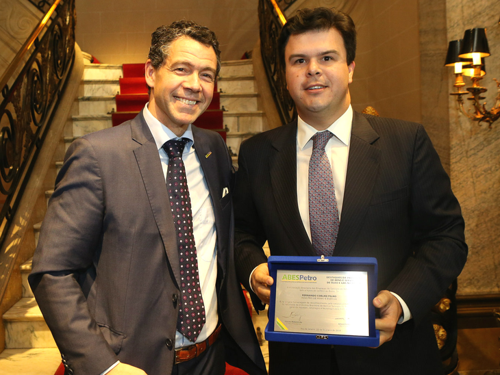 Na última sexta-feira o ministro Fernando Coelho Filho foi homenageado durante evento da ABESPetro no Rio