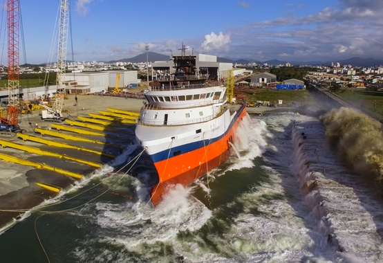 AHTS CBO Iguaçu é lançado em Santa Catarina no Oceana Estaleiro AHTS CBO Iguaçu é lançado em Santa Catarina no Oceana Estaleiro