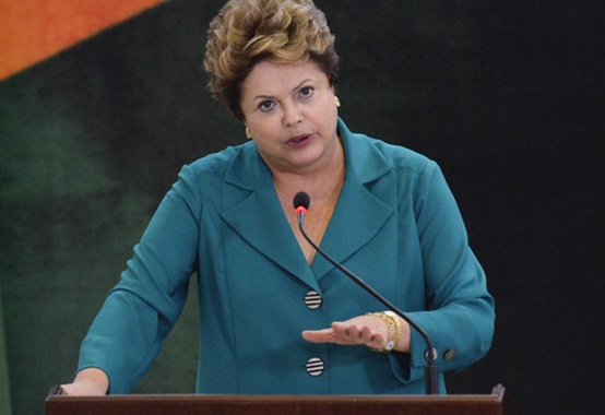 Dilma sanciona lei que destina royalties do petróleo para saúde e educação Dilma sanciona lei que destina royalties do petróleo para saúde e educação