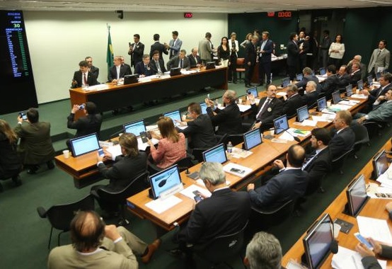 Aprovado texto do relator, projeto anticorrupção vai para plenário da Câmara Aprovado texto do relator, projeto anticorrupção vai para plenário da Câmara