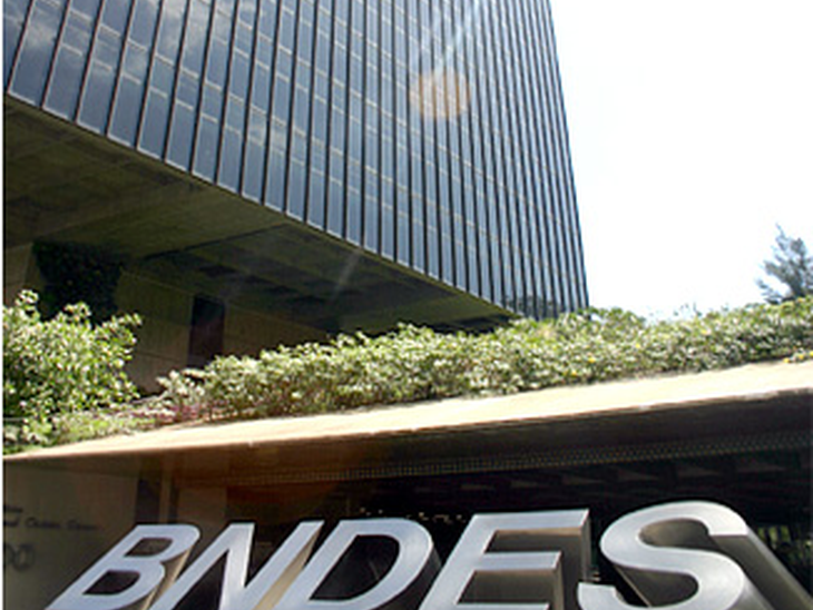 Desembolsos do BNDES diminuem no primeiro trimestre, pela primeira vez em cinco anos