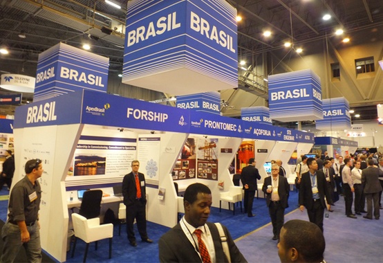 Brasileiros marcam presença na feira Brasileiros marcam presença na feira
