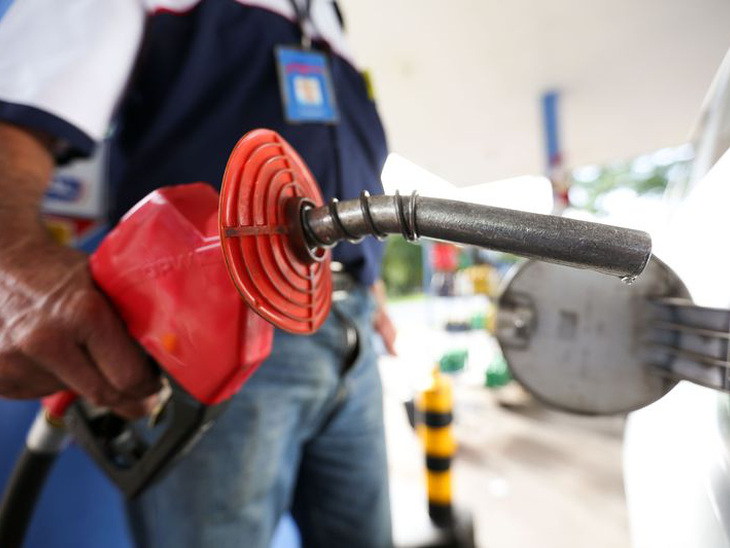 Gasolina tem alta amanhã de 1,68% e é um recorde no preço