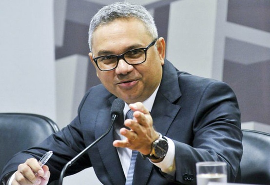 Petróleo gera R$ 6,5 bi de participações especiais no primeiro trimestre Petróleo gera R$ 6,5 bi de participações especiais no primeiro trimestre