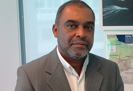 Diretor da Petrobras diz que cancelamento de refinarias não se deve à Lava Jato Diretor da Petrobras diz que cancelamento de refinarias não se deve à Lava Jato