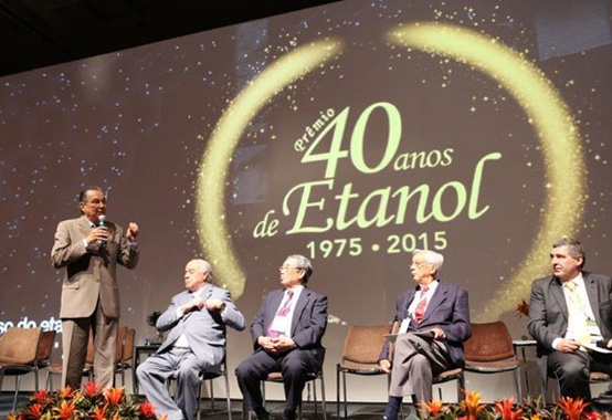 Datagro homenageia personalidades do setor sucroenergético com Prêmio 40 anos de Etanol Datagro homenageia personalidades do setor sucroenergético com Prêmio 40 anos de Etanol