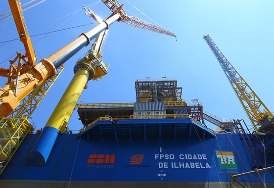 Pré-sal terá 10 novos dutos rígidos para produzir 150 mil barris de petróleo por dia Pré-sal terá 10 novos dutos rígidos para produzir 150 mil barris de petróleo por dia