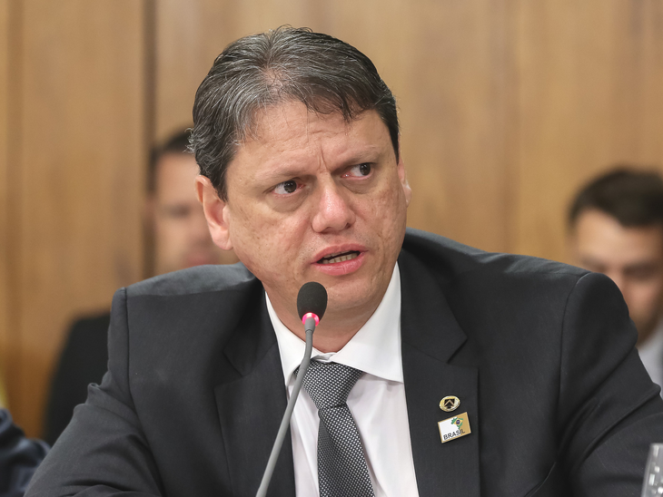 Acordo com caminhoneiros deve ser fechado semana que vem, diz ministro