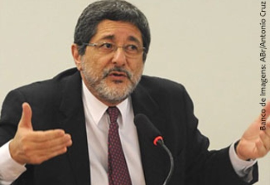 Cada poço do pré-sal custará US$ 100 milhões para entrar em produção, diz Gabrielli Cada poço do pré-sal custará US$ 100 milhões para entrar em produção, diz Gabrielli