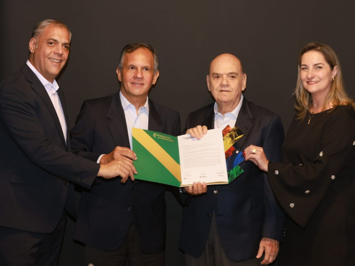 Fenasucro & Agrocana empossa Carlos Ubiratan Garms como presidente de honra de sua 30ª edição