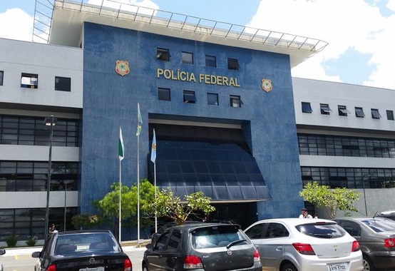 MPF e PF dizem que há indícios de Lula ter recebido vantagem de construtoras MPF e PF dizem que há indícios de Lula ter recebido vantagem de construtoras