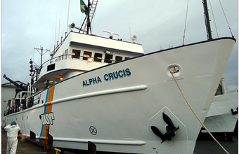 Novo navio oceanográfico da USP chega ao Porto de Santos