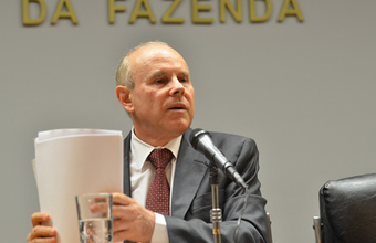 Mantega diz que recuperação da economia mundial é incipiente