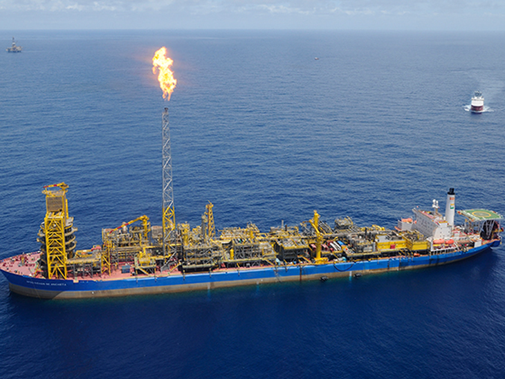 Produção de petróleo e gás no pré-sal tem aumento em novembro