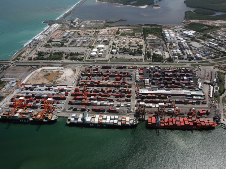 Porto de Suape volta a bater recorde de movimentação de cargas