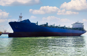 Log-In assina compra de dois navios porta-contêineres