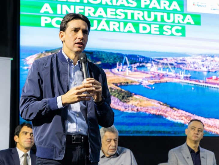 Com investimentos de R$ 436 mi, portos de Santa Catarina terão operacoes ampliadas
