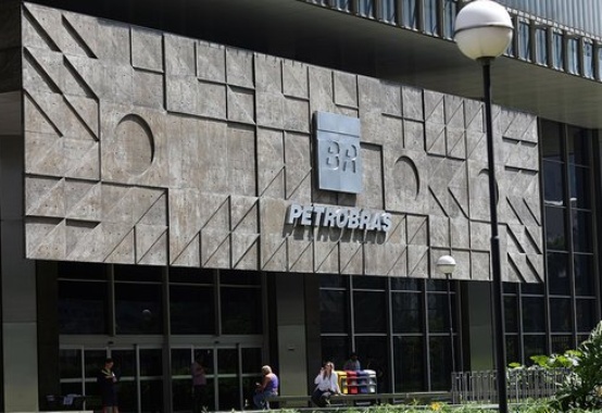 Pagamento de juros sobre capital próprio é realizado pela Petrobras Pagamento de juros sobre capital próprio é realizado pela Petrobras