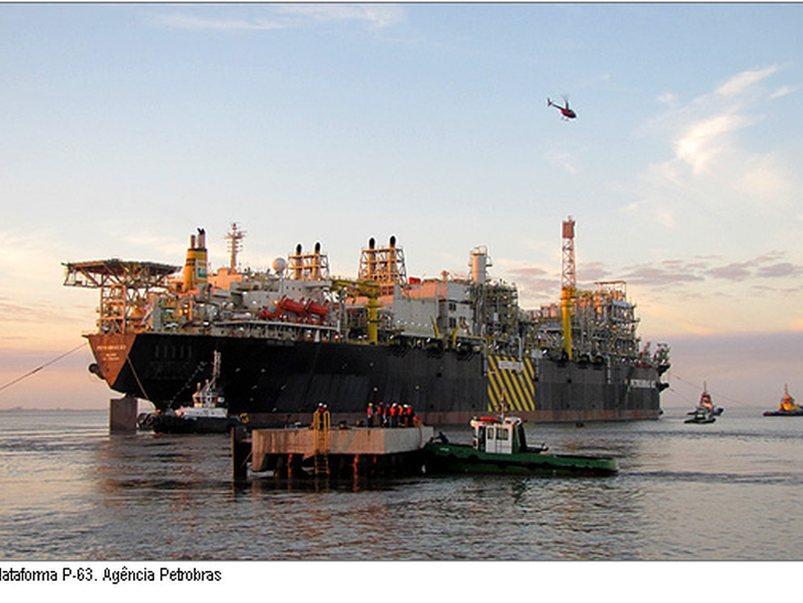 Plataforma P-63 sai de estaleiro em Rio Grande