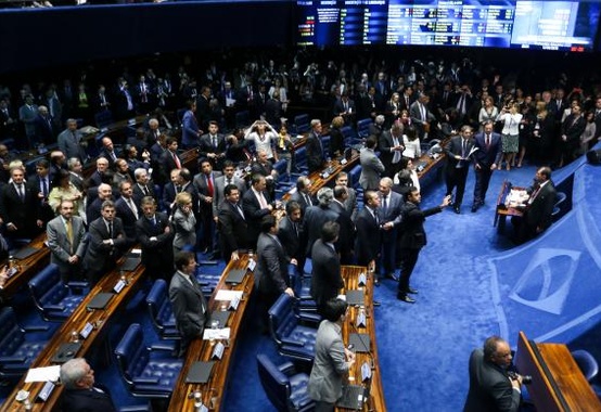 Por 55 a 22 votos Senado aprova admissibilidade do processo de impeachment Por 55 a 22 votos Senado aprova admissibilidade do processo de impeachment