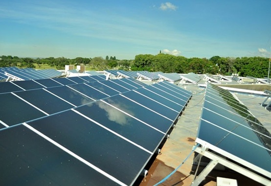 Estudo da AHK-RJ mostra que energia fotovoltaica triplica em um ano Estudo da AHK-RJ mostra que energia fotovoltaica triplica em um ano