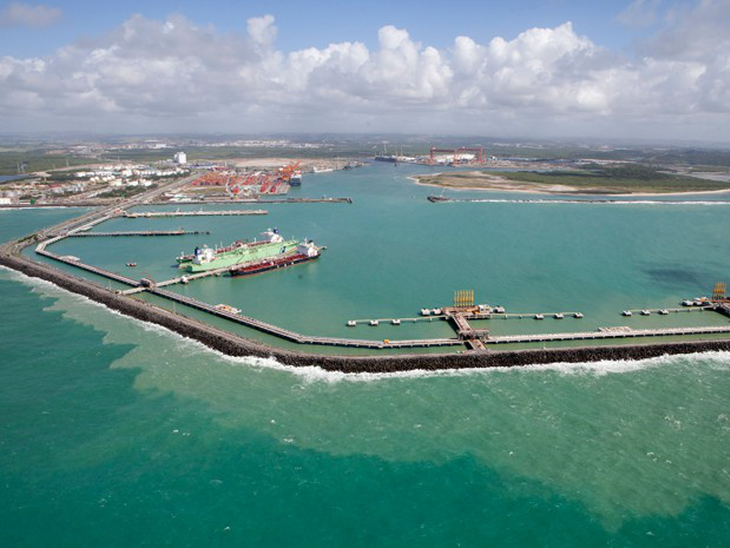 Movimentação de petróleo cresce 87,35% no porto de Pernambuco