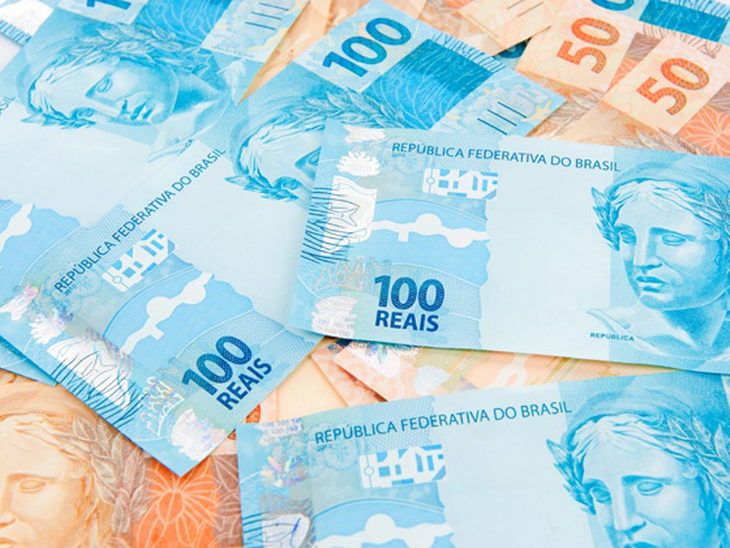 Arrecadação de impostos federais fica em R$ 83 bi e bate recorde