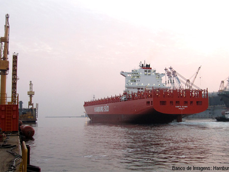 Brasil recebe o primeiro porta-contêiner de 7,1 mil TEUs da Hamburg Süd   