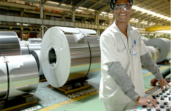 Produção de aço bruto cresce mais de 10% em abril