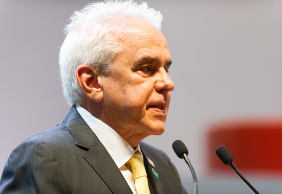 Desinvestimento visa atrair novas indústrias e fortalece estatal, diz presidente da Petrobras Desinvestimento visa atrair novas indústrias e fortalece estatal, diz presidente da Petrobras