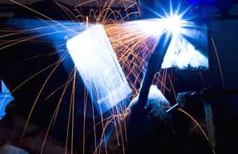 IBGE: produção industrial recua 0,2% em novembro