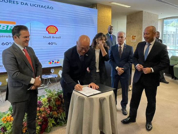 Petrobras assina contratos de partilha de produção