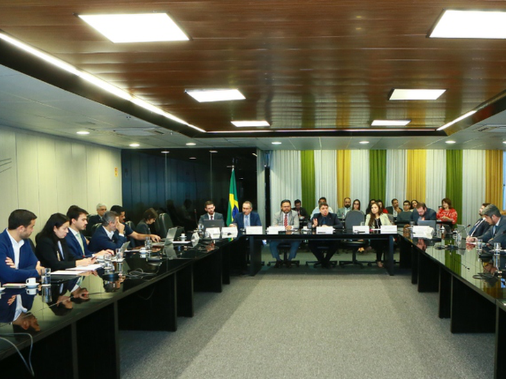 MME abre consulta pública em busca de maior transparência nas diretrizes de licenciamento ambiental para o setor de petróleo e gás natural