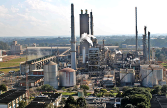 Petrobras produz primeiro lote de ARLA 32 na Ansa, em Araucária (PR)